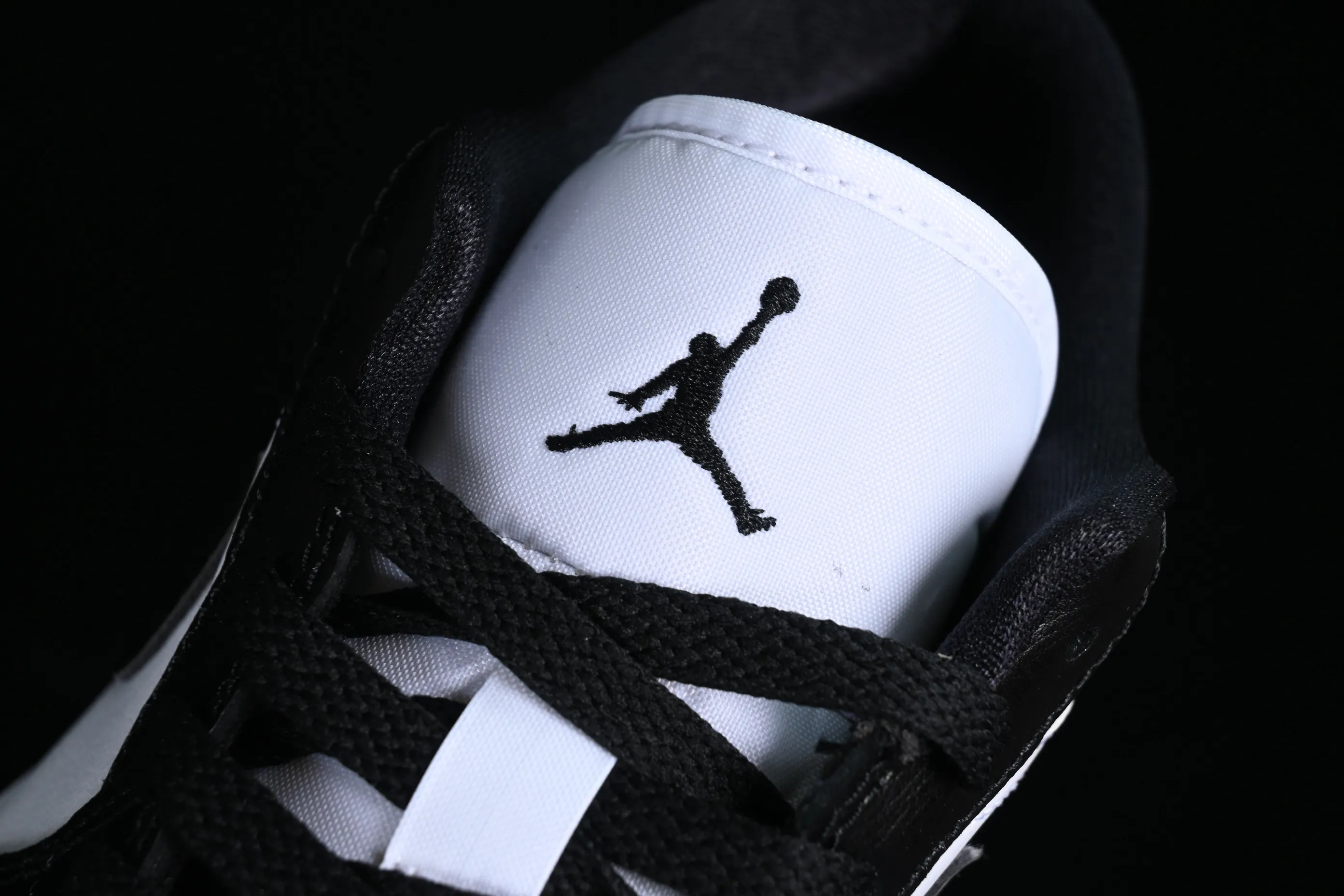 All categories Air Jordan Jordan series basketball shoes Air Jordan 1 Low G version pure original Air Jordan 1 Low "Panda" AJ1 Joe 1 Panda low-top basketball shoes DC0774-101